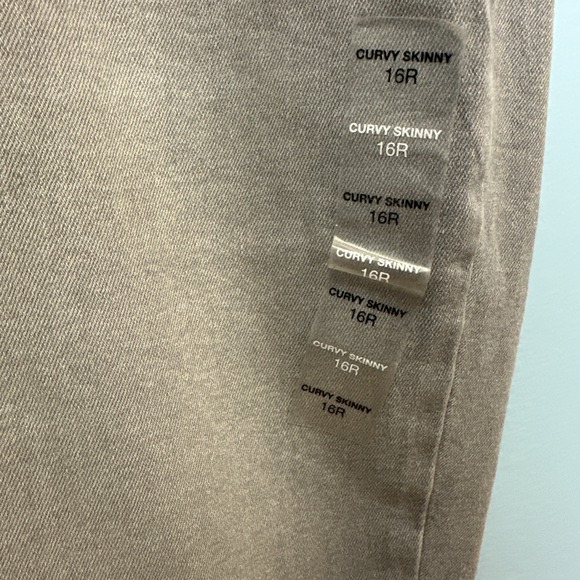 Sonoma Jeans, Women's Size 16R High Rise Gray Denim Curvy Skinny Pockets No Gap - Picture 4 of 8